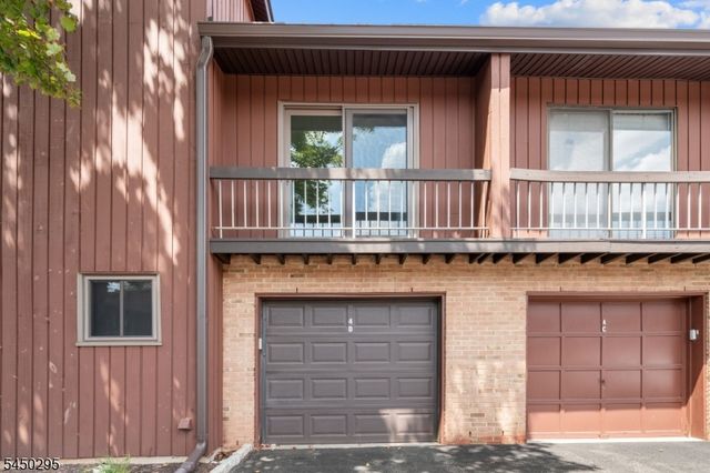 59 Taurus Dr 4D, Hillsborough Twp., NJ 08844