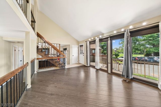 59 Taurus Dr 4D, Hillsborough Twp., NJ 08844