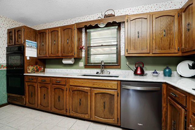 1815 Denholm Drive, Manhattan, KS 66503