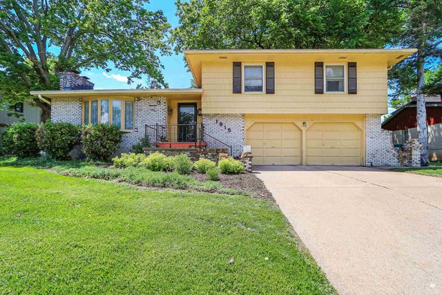 1815 Denholm Drive, Manhattan, KS 66503