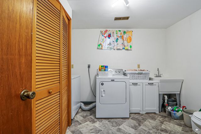 1815 Denholm Drive, Manhattan, KS 66503