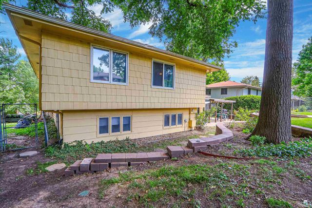 1815 Denholm Drive, Manhattan, KS 66503