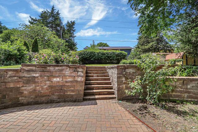 1815 Denholm Drive, Manhattan, KS 66503