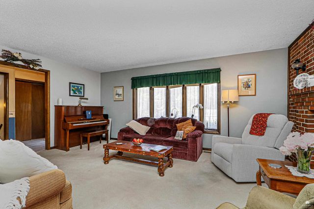 1815 Denholm Drive, Manhattan, KS 66503