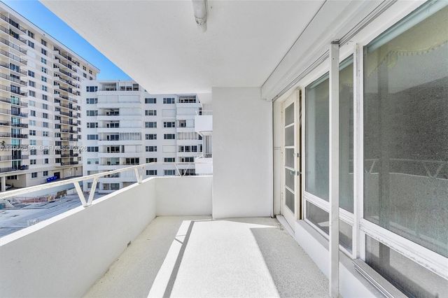 1850 S Ocean Blvd 409, Lauderdale By The Sea, FL 33062