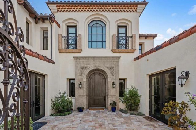 8033 E Entrada De Luz, San Diego, CA 92127