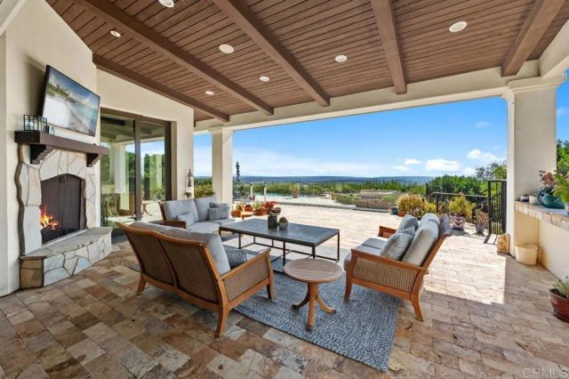 8033 E Entrada De Luz, San Diego, CA 92127