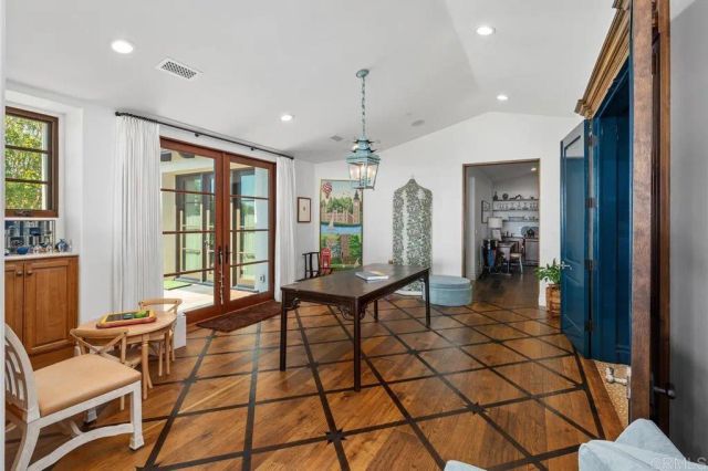 8033 E Entrada De Luz, San Diego, CA 92127