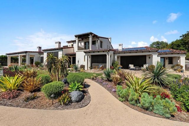 8033 E Entrada De Luz, San Diego, CA 92127