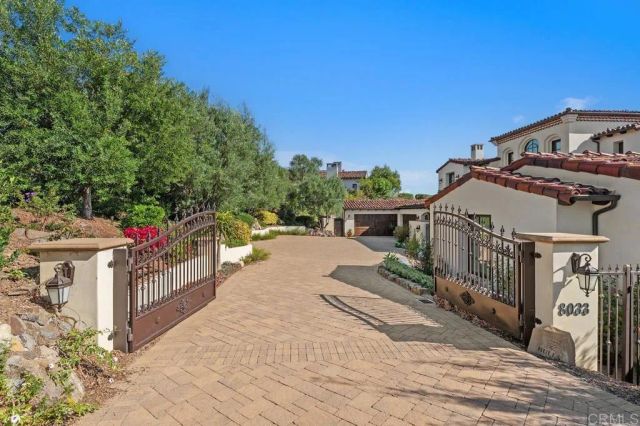 8033 E Entrada De Luz, San Diego, CA 92127