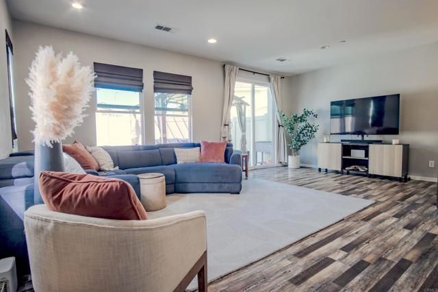 8629 Sage Shadow Drive, Lakeside, CA 92040