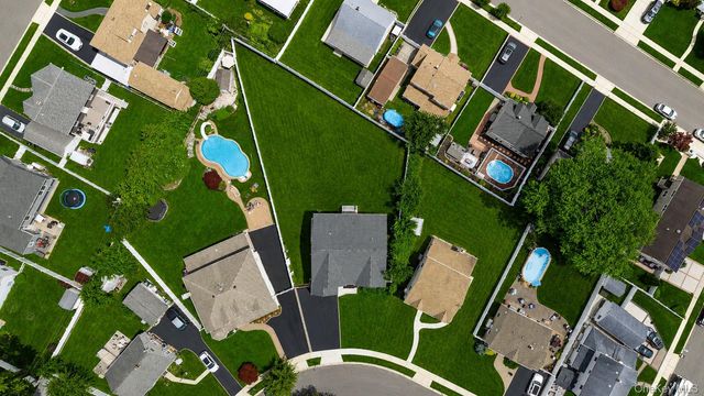 45 Glade Lane, Levittown, NY 11756