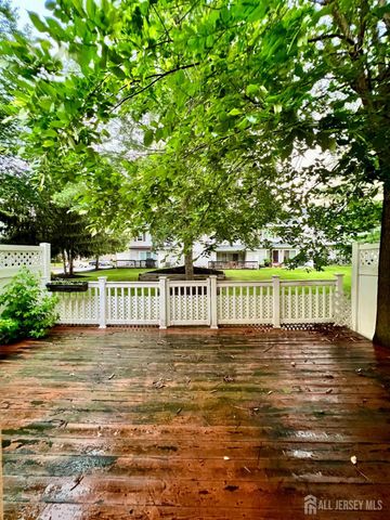 37 Albury Way, North Brunswick, NJ 08902