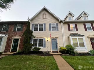37 Albury Way, North Brunswick, NJ 08902