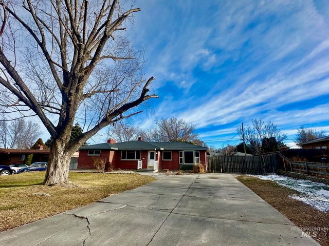 628 Alturas Dr. N., Twin Falls, ID 83301