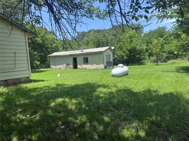 445 Hillcrest Circle, Gordonville, TX 76245