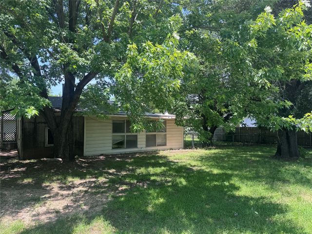 445 Hillcrest Circle, Gordonville, TX 76245