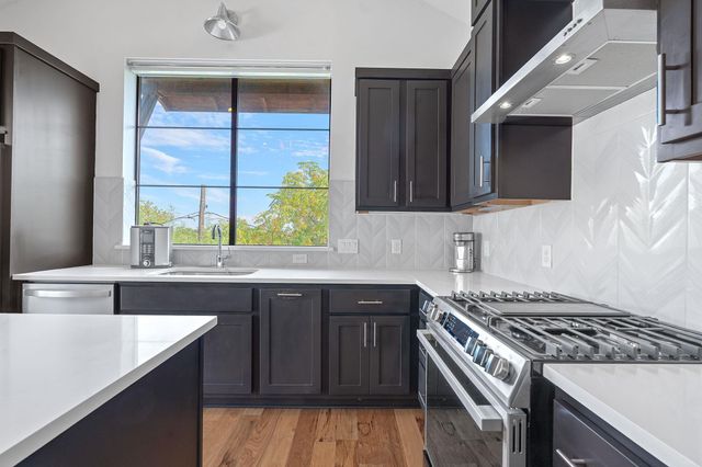 2412 E 8TH ST 1, Austin, TX 78702