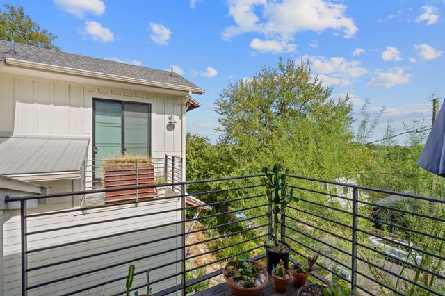 2412 E 8TH ST 1, Austin, TX 78702