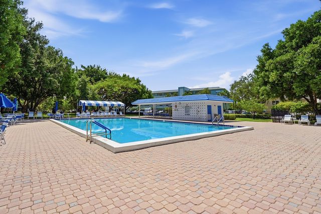3005 Portofino Isle M2, Coconut Creek, FL 33066