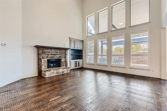 1124 Grant Avenue, Lantana, TX 76226