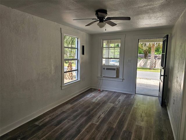 738 WOOD STREET, Deland, FL 32724