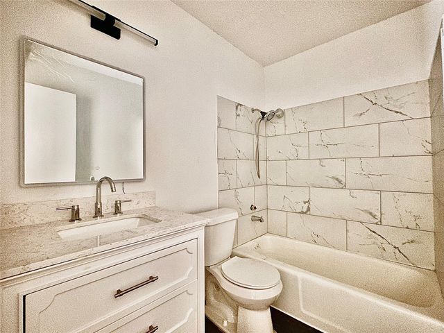 1908 Hearthstone DR 102, Austin, TX 78757