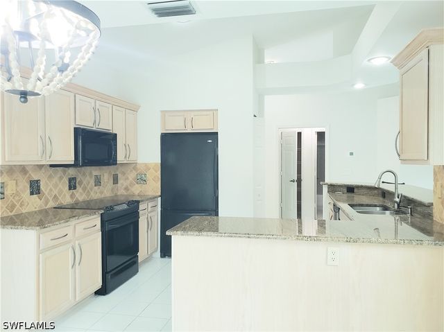 736 Wiggins Lake DR 202, Naples, FL 34110