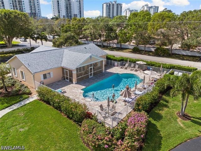 736 Wiggins Lake DR 202, Naples, FL 34110