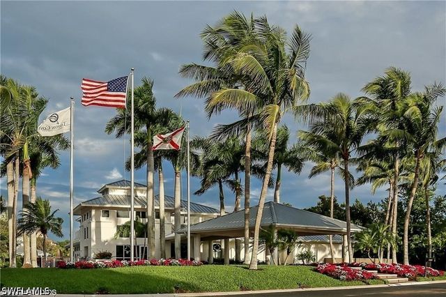736 Wiggins Lake DR 202, Naples, FL 34110