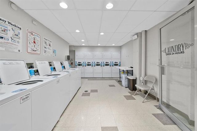 3838 Rainbow Boulevard 304, Kansas City, KS 66103