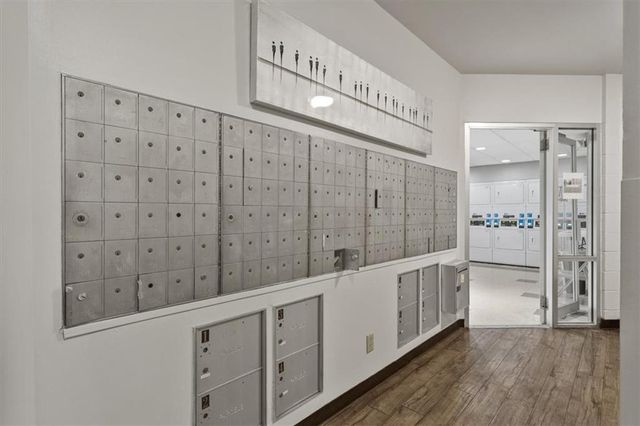 3838 Rainbow Boulevard 304, Kansas City, KS 66103