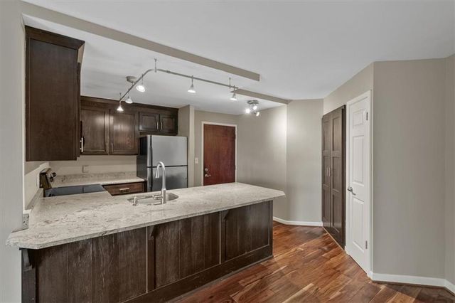 3838 Rainbow Boulevard 304, Kansas City, KS 66103