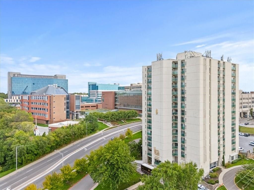3838 Rainbow Boulevard 304, Kansas City, KS 66103