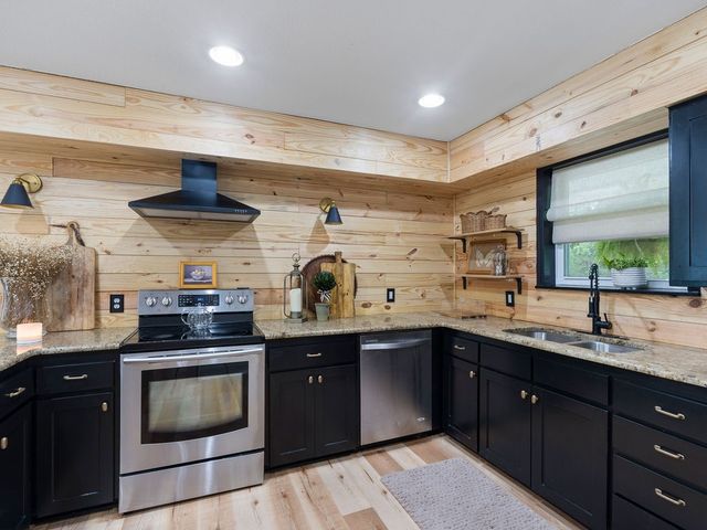 309 S King Lake Rd, Scroggins, TX 75480