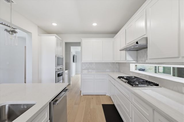 1824 Valencia Drive, Little Elm, TX 75068