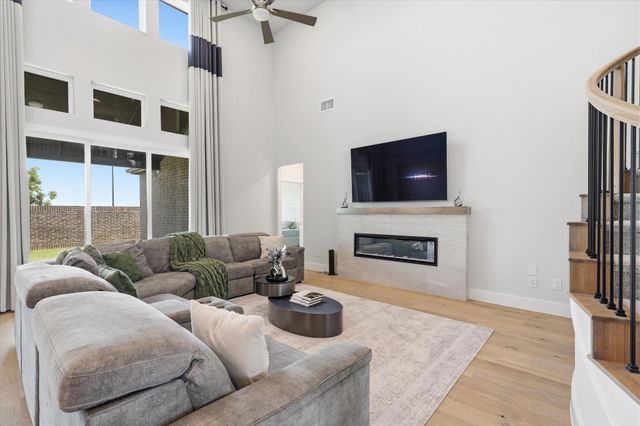 1824 Valencia Drive, Little Elm, TX 75068
