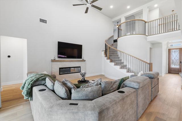 1824 Valencia Drive, Little Elm, TX 75068
