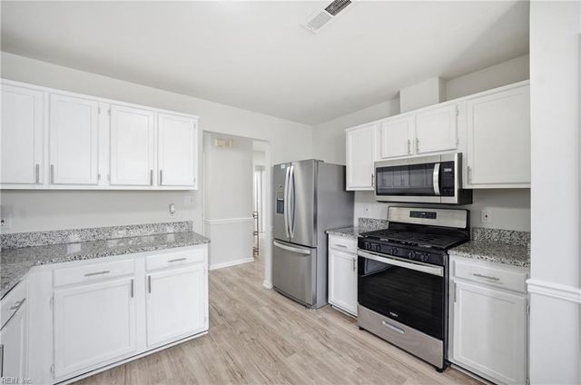 409 Collier CRES, Suffolk, VA 23434