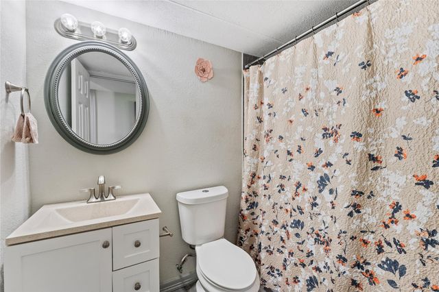 477 County Road 4902, Dayton, TX 77535