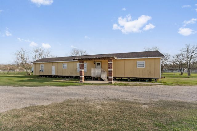 477 County Road 4902, Dayton, TX 77535