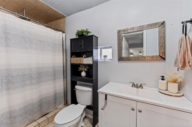 477 County Road 4902, Dayton, TX 77535