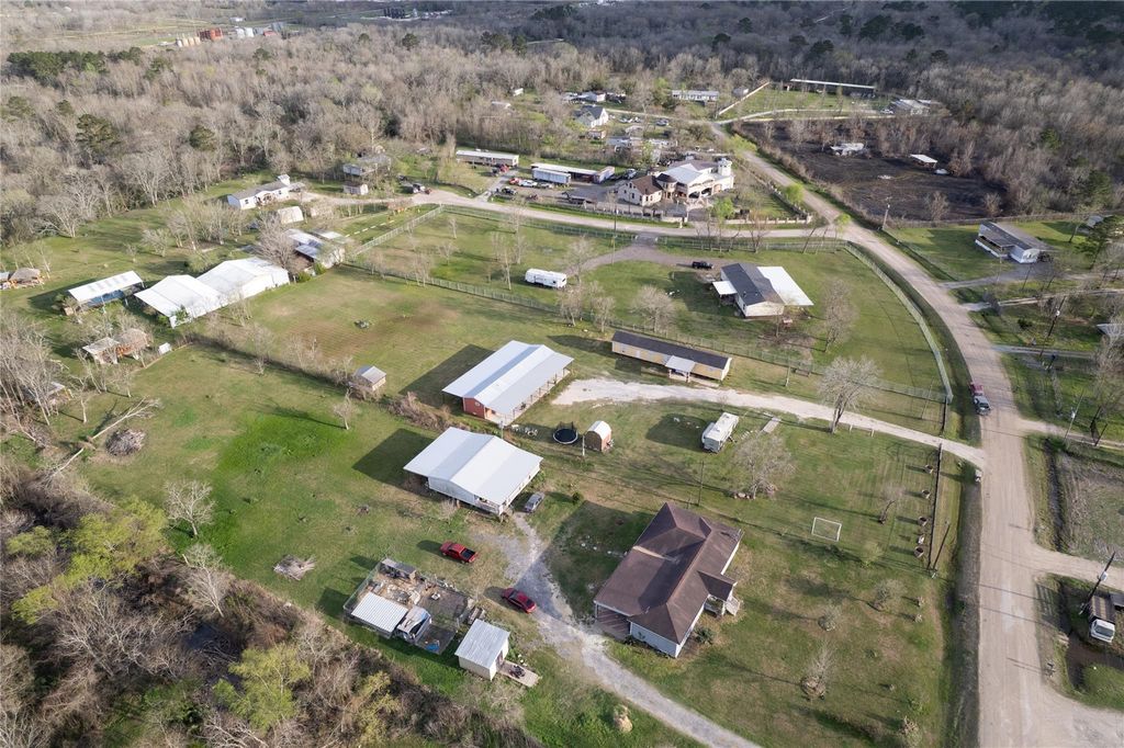 477 County Road 4902, Dayton, TX 77535