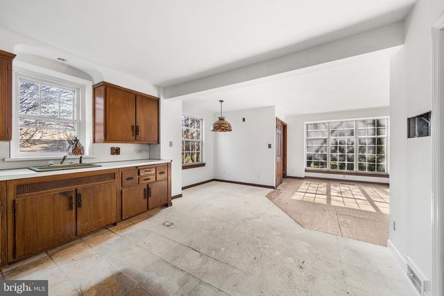 63 LINDBERGH AVE, Broomall, PA 19008