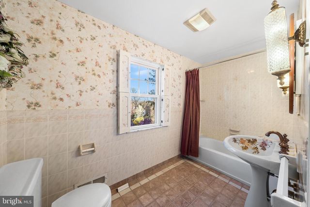 63 LINDBERGH AVE, Broomall, PA 19008