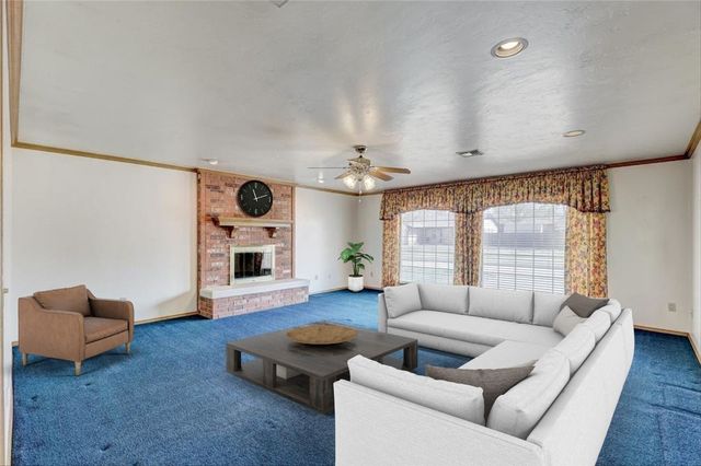 302 Tanglewood Drive, Yukon, OK 73099