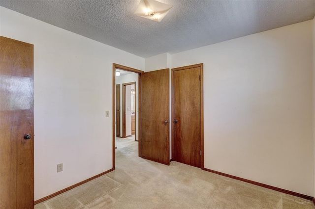 302 Tanglewood Drive, Yukon, OK 73099