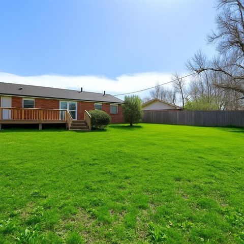 302 Tanglewood Drive, Yukon, OK 73099