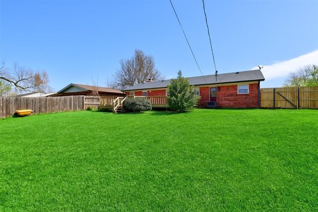 302 Tanglewood Drive, Yukon, OK 73099
