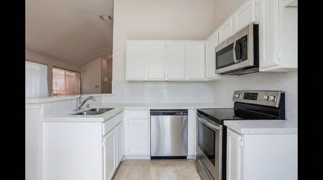 9716 Pinehurst Lane, Dallas, TX 75227